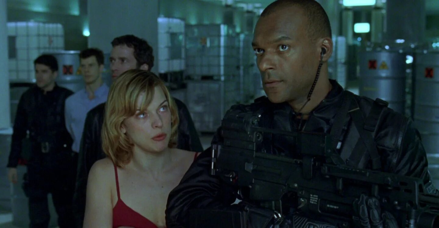 Обитель зла (2002)